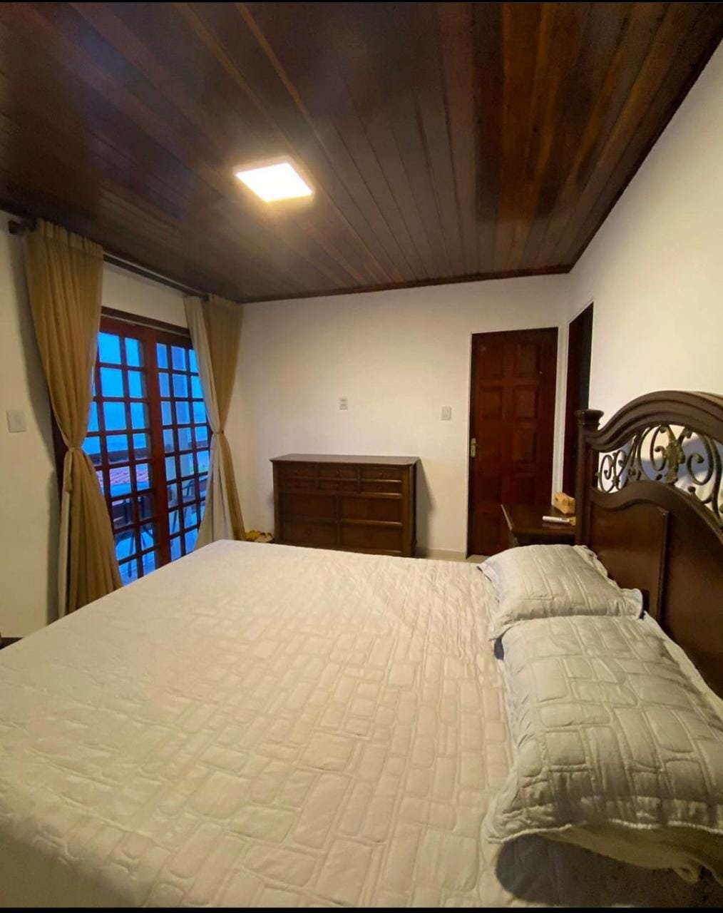 663c7621-e35e-417f-8978-9b75fef7c28c